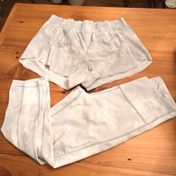 Athleta Bundle Light Gray Printed Capri Leggings And Short Size S - Picture 1 of 8